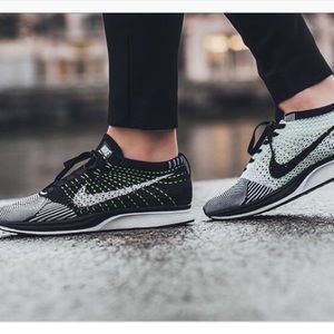 Nike Flyknit Racer (Unisex) shoes